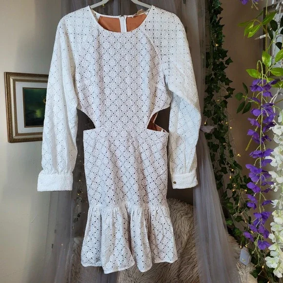 Michael Kors White Eyelet Cut-Out Mini Dress Bohemian Size 6 Feminine Party - Picture 3 of 8